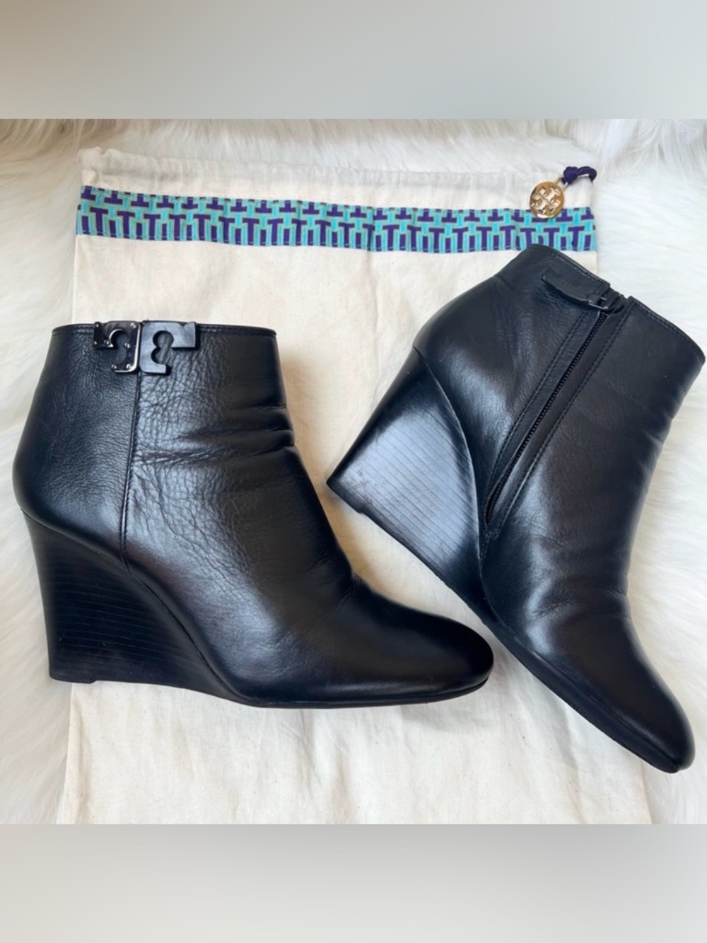 Tory Burch Black Leather Lowell Wedge Ankle Boots Sz 8.5 Classic Chic Minimalist